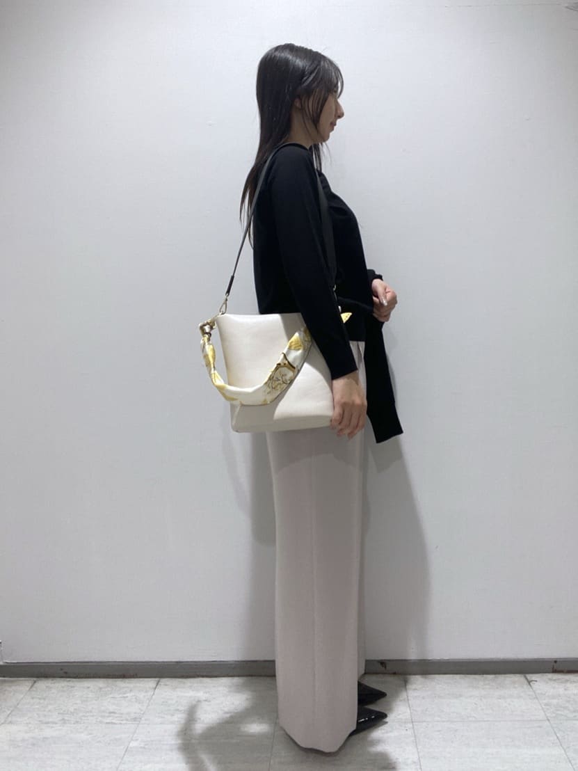 meiさんの「INDIVI｜【洗える／アンサンブル可能】シンプルデザインニット」を使ったコーディネート