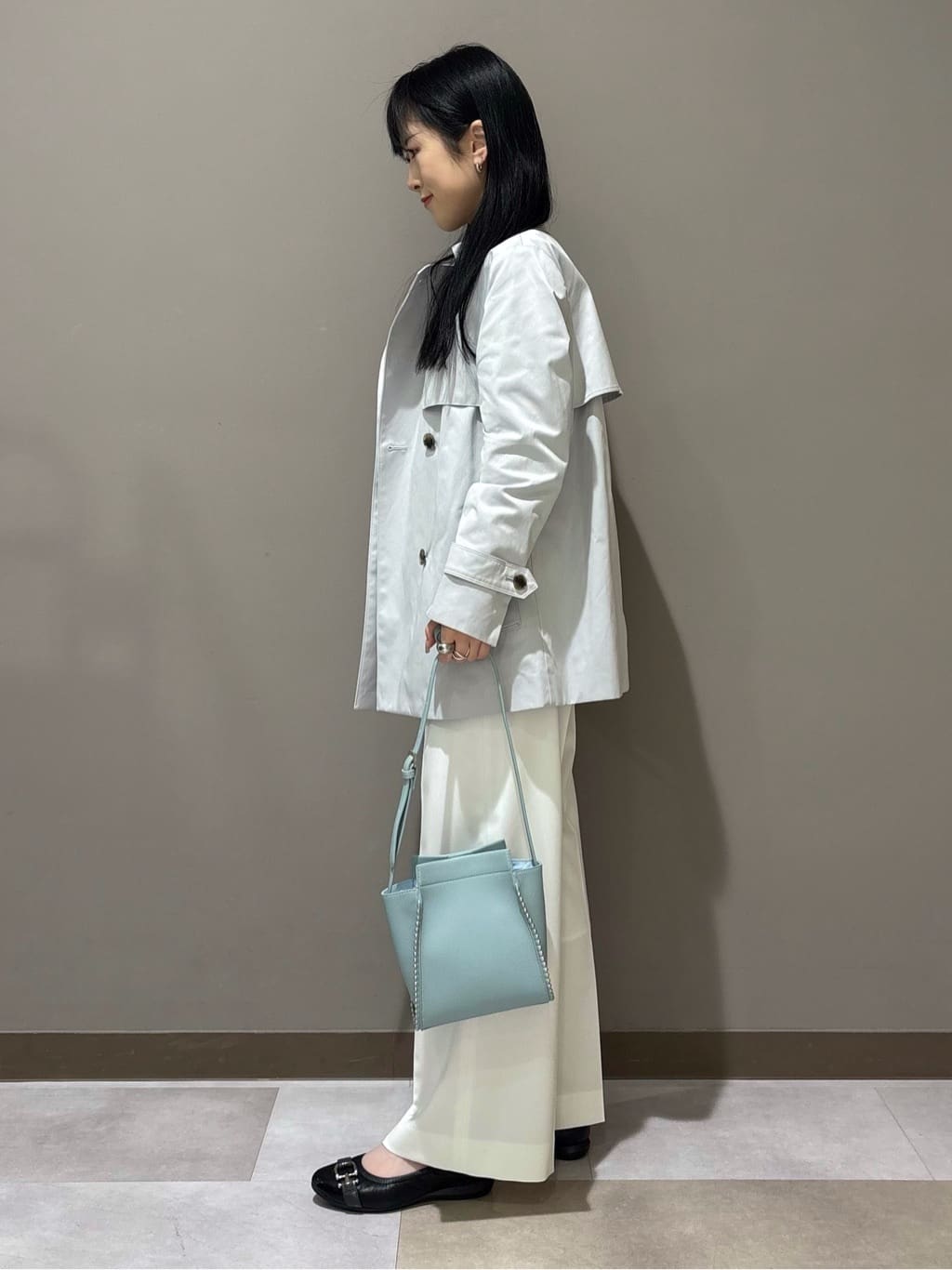 KEIKOさんの「INDIVI｜【花粉付着防止／撥水／UVケア】名品トレンチコート」を使ったコーディネート