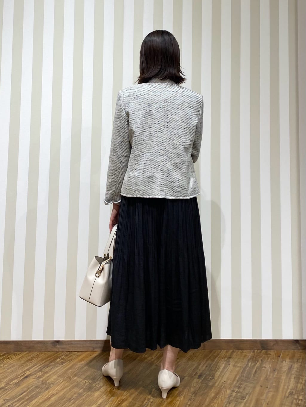 SAOさんの「SHOO･LA･RUE｜【洗濯機可/S-3L】リボンボウタイが魅力　大人の華やかブラウス」を使ったコーディネート