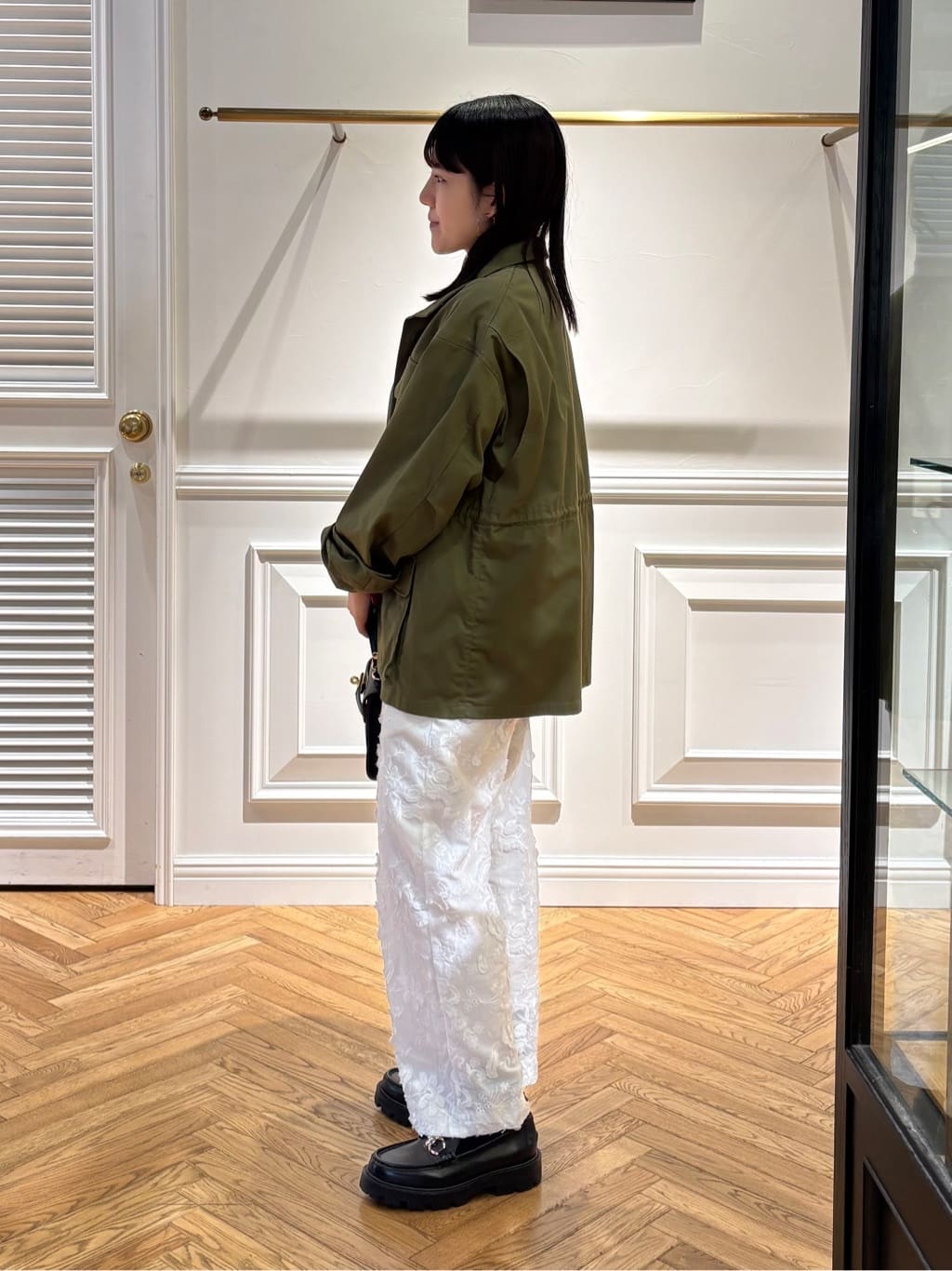 cocoさんの「DRESSTERIOR｜【ウォッシャブル/ウエストゴム】コットンエンブロイダリー イージーパンツ」を使ったコーディネート