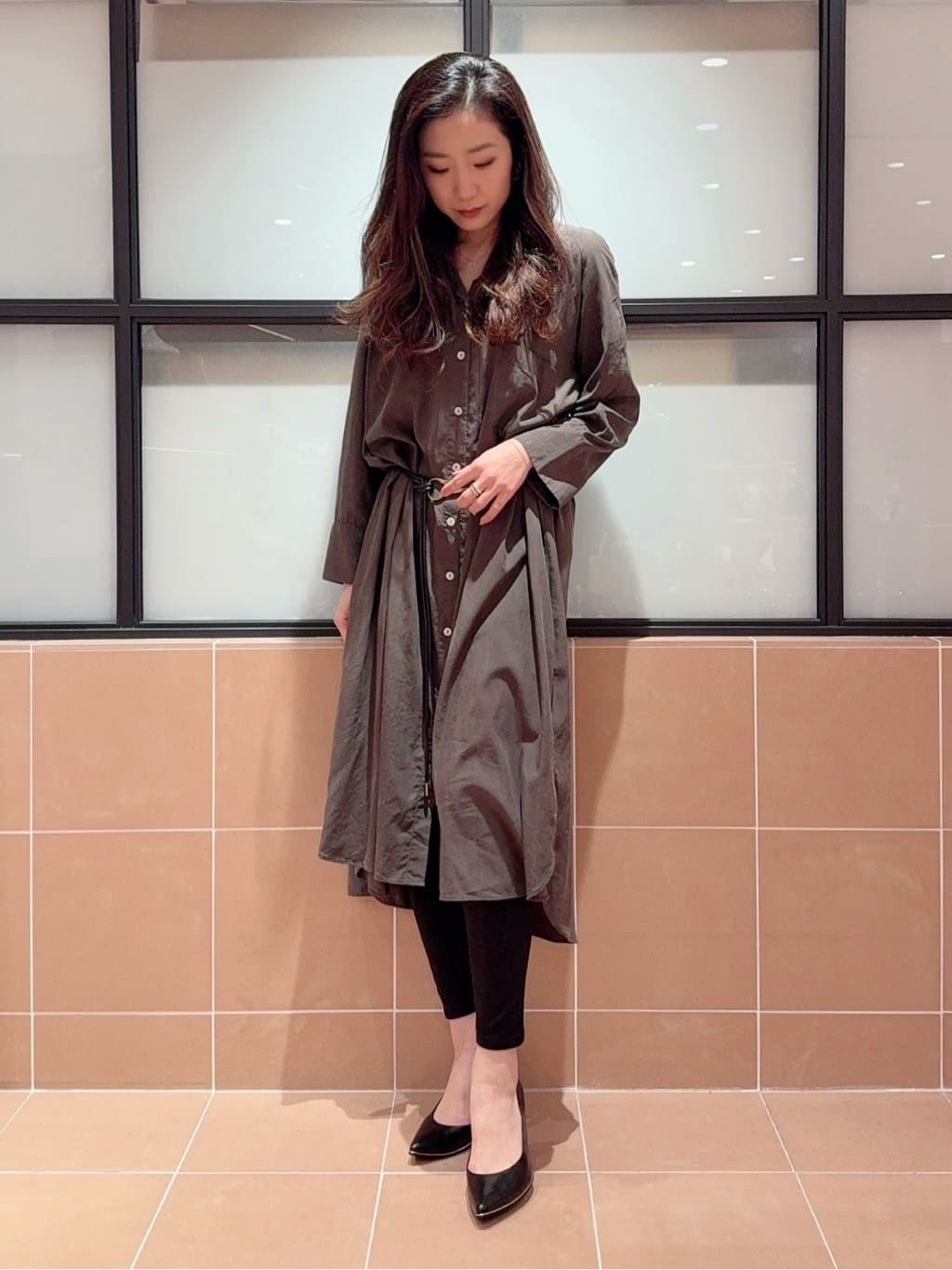 kaoriさんの「ESPERANZA｜【12時間パンプス】約7.5㎝　歩きやすくて疲れにくい」を使ったコーディネート