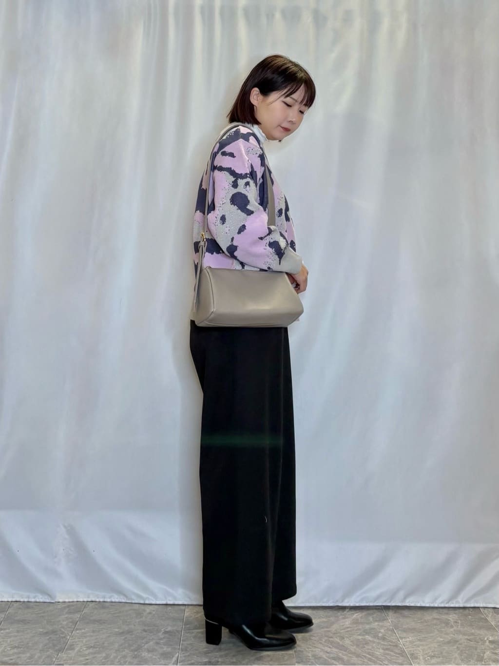 ネリさんの「SHOO･LA･RUE｜【洗濯機可/S-LL】1枚で華やかに ラメ入りニュアンス柄ニット」を使ったコーディネート
