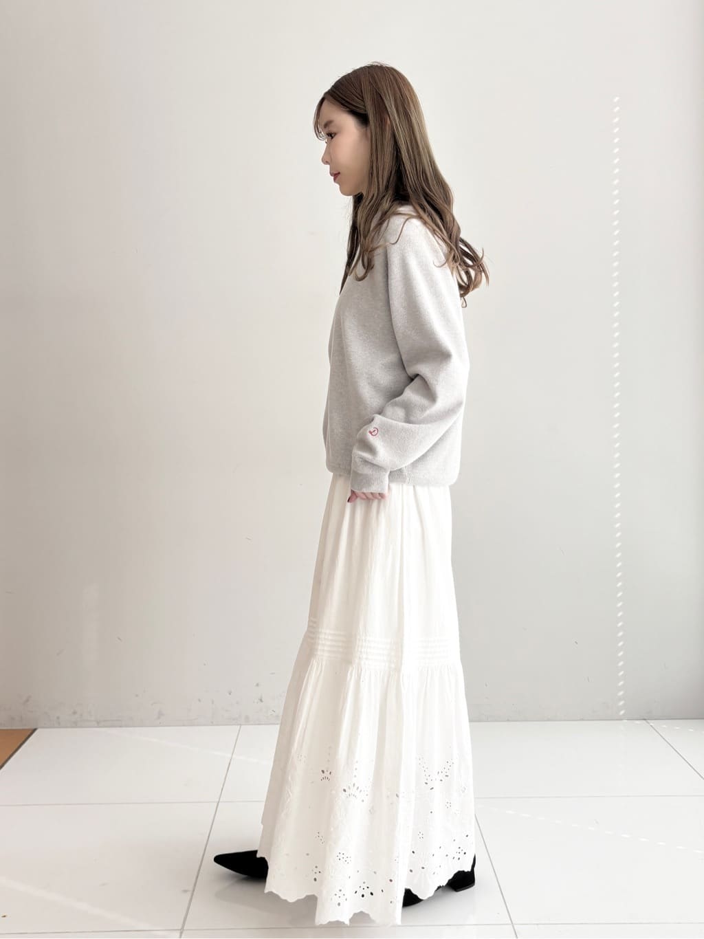清水夏姫さんの「DRESSTERIOR｜ウォッシャブルエンブロイダリースカート」を使ったコーディネート