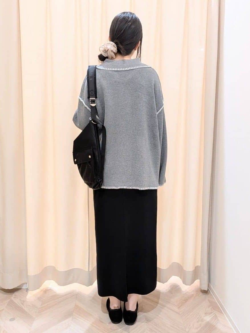 hinaさんの「SHOO･LA･RUE｜【洗濯機可/セットアップ可/毛玉になりにくい】心地よく穿ける ニットナロースカート」を使ったコーディネート