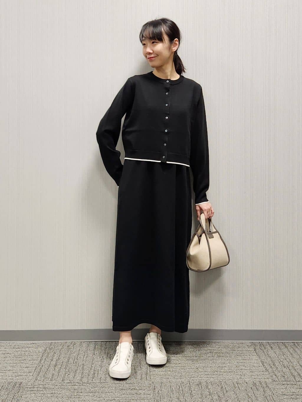 naraさんの「Dessin｜【2点セット・洗える】ニットカーディガン&times;ノースリーブワンピース」を使ったコーディネート