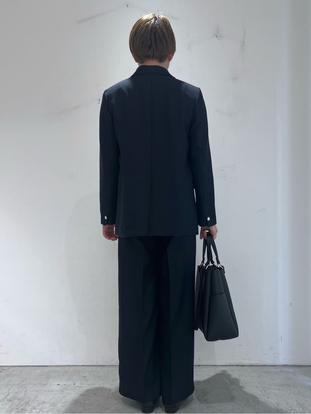 JINさんの「OPAQUE.CLIP｜金ボタン使いリラクシーニット【洗濯機OK】」を使ったコーディネート