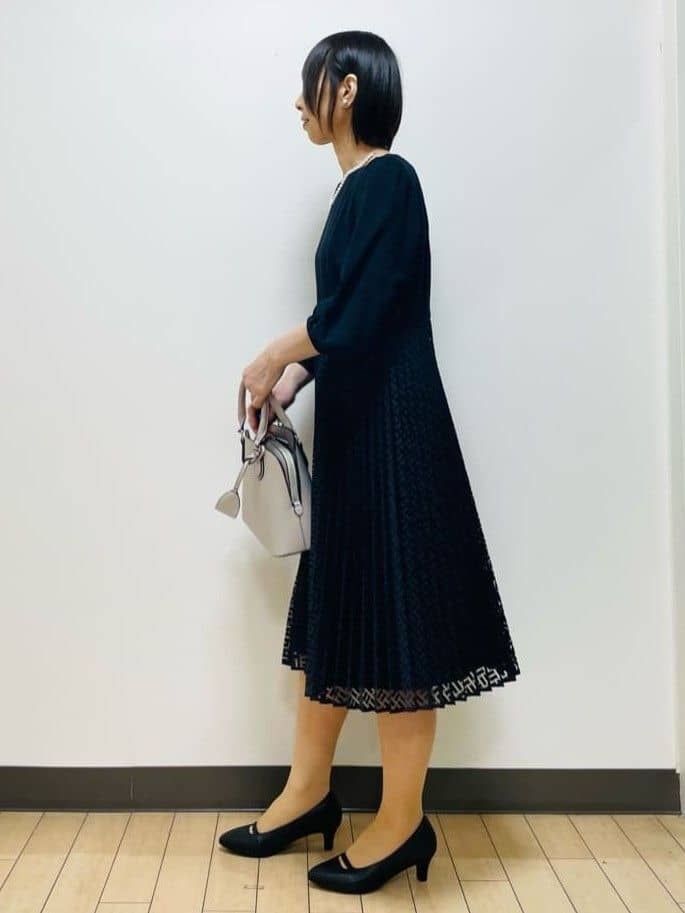 Riiさんの「Reflect｜【SS-4Lサイズ】シフォン&times;幾何柄レースプリーツワンピース」を使ったコーディネート