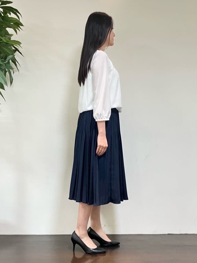 カレンさんの「UNTITLED｜【透けにくい/ウエストイン見え】タックブラウス」を使ったコーディネート