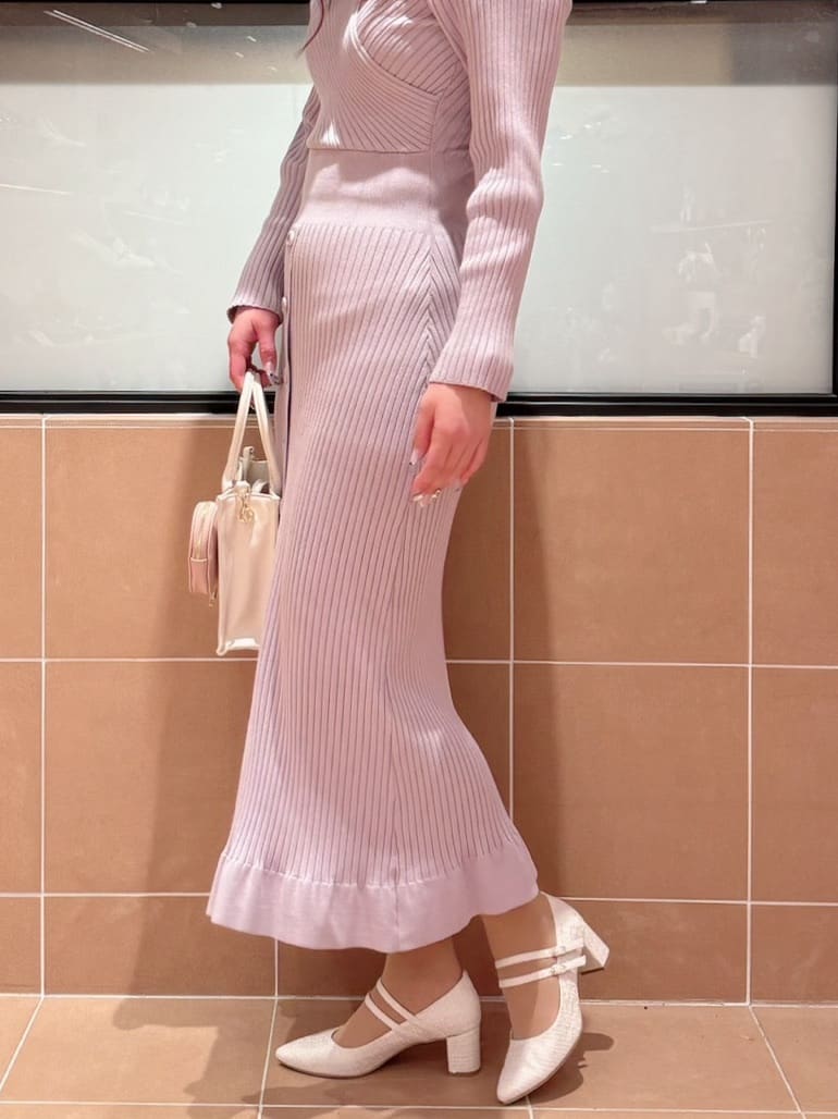 すみれさんの「ESPERANZA｜Wストラップパンプス」を使ったコーディネート