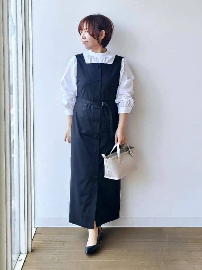 やじまさんの「UNTITLED｜【定番人気/はっ水/洗える】タスランショートトレンチコート」を使ったコーディネート