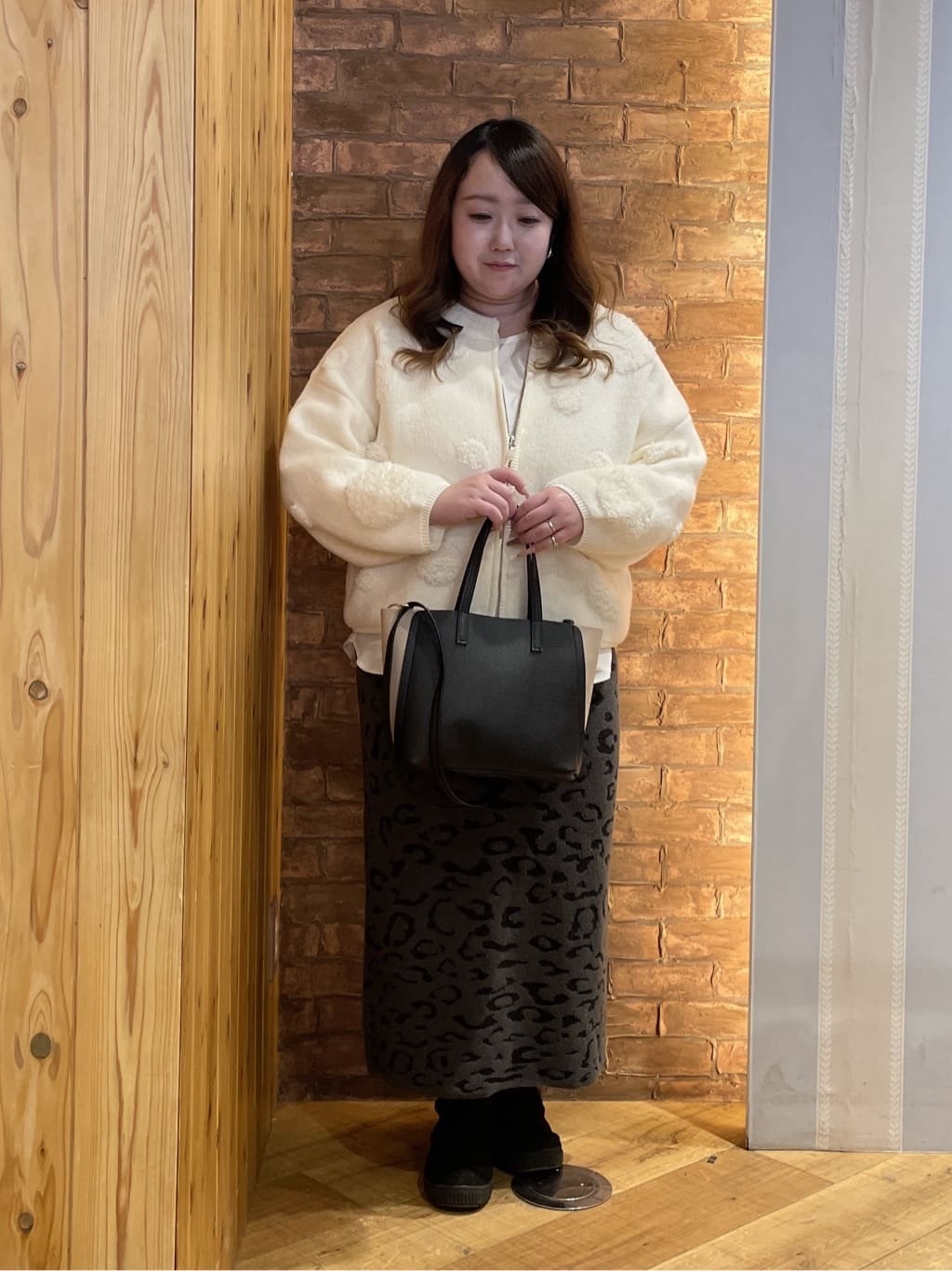 Risaさんの「SHOO･LA･RUE｜【選べる4柄】ダブルZIPで着こなし色々 柄カーディガン」を使ったコーディネート