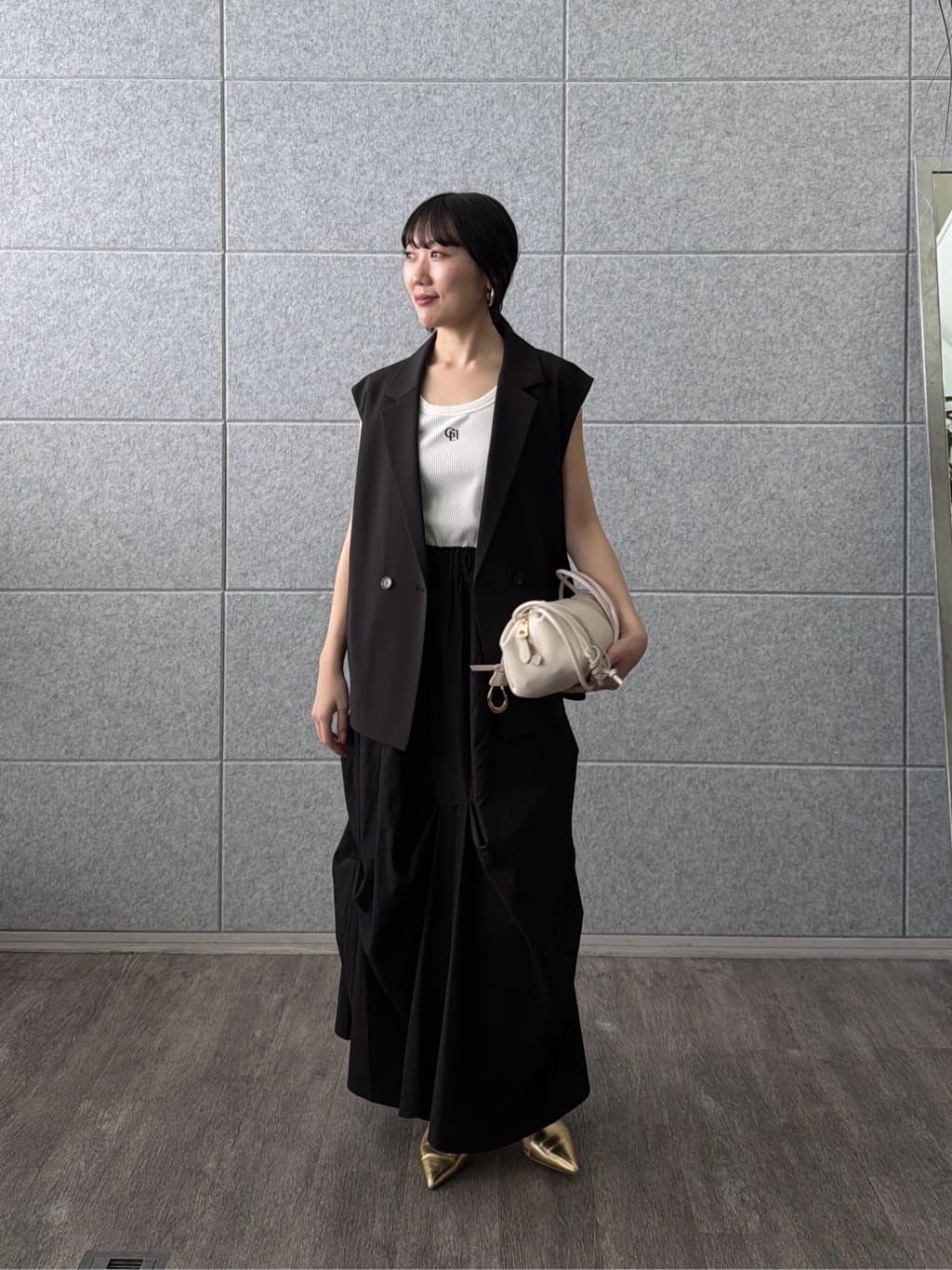 rinaさんの「INDIVI｜Comfy SET UP｜ベルテッドジレ【セットアップ対応／通勤／カセット服／接触冷感／UVカット】」を使ったコーディネート