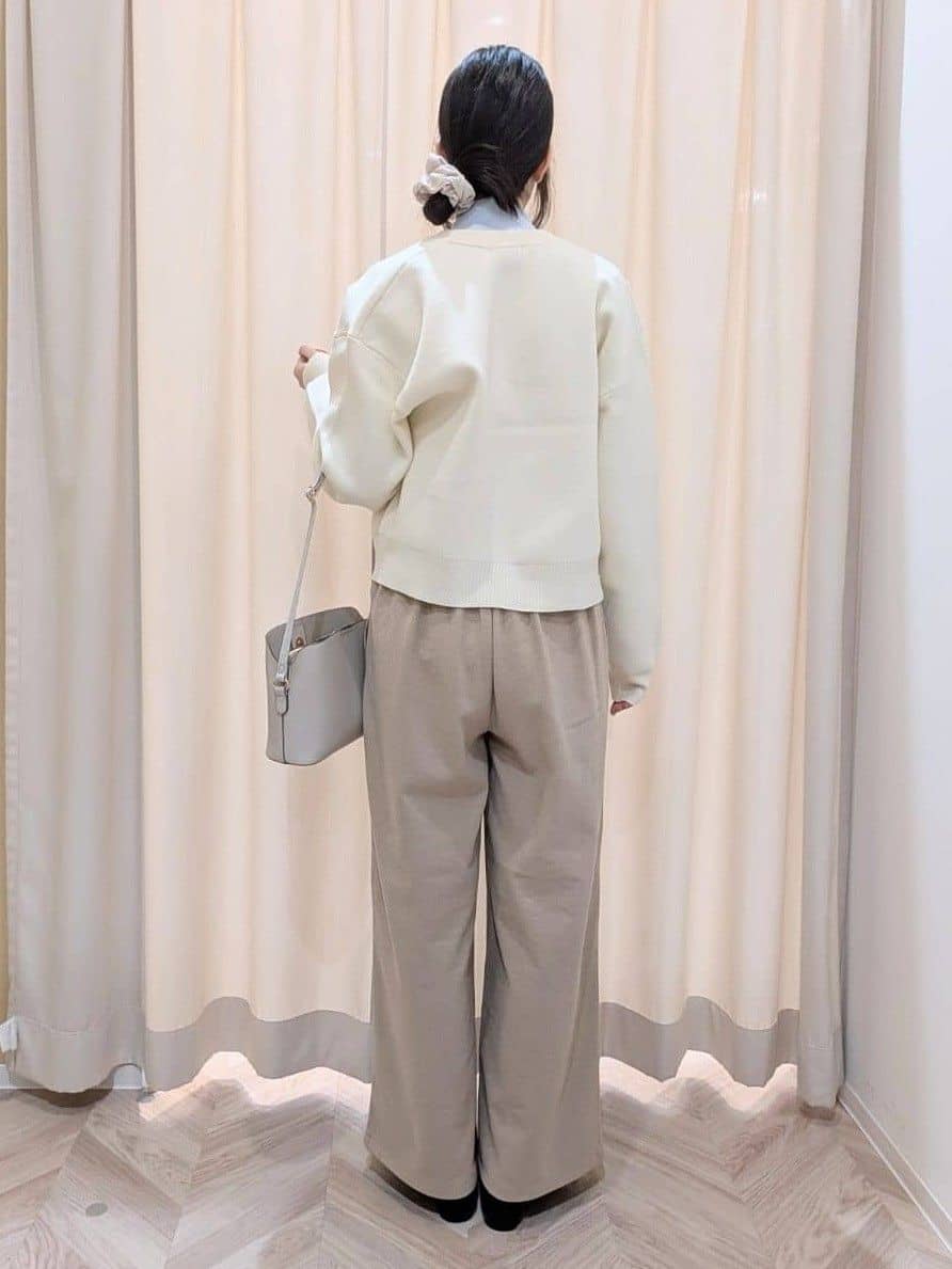 hinaさんの「SHOO･LA･RUE｜【洗濯機可/S-LL】1枚でも羽織りでも 華やか上品カーデ」を使ったコーディネート