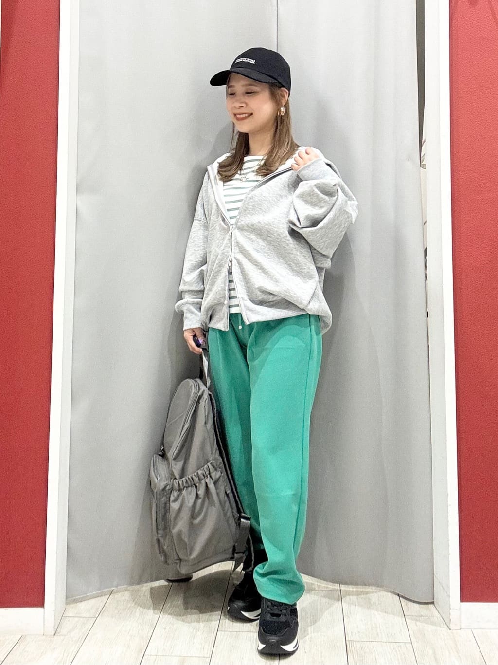 shioさんの「SHOO･LA･RUE｜【高レビュー/洗濯後しわになりにくい/SS-LL】スマート見え イージーテーパードパンツ」を使ったコーディネート