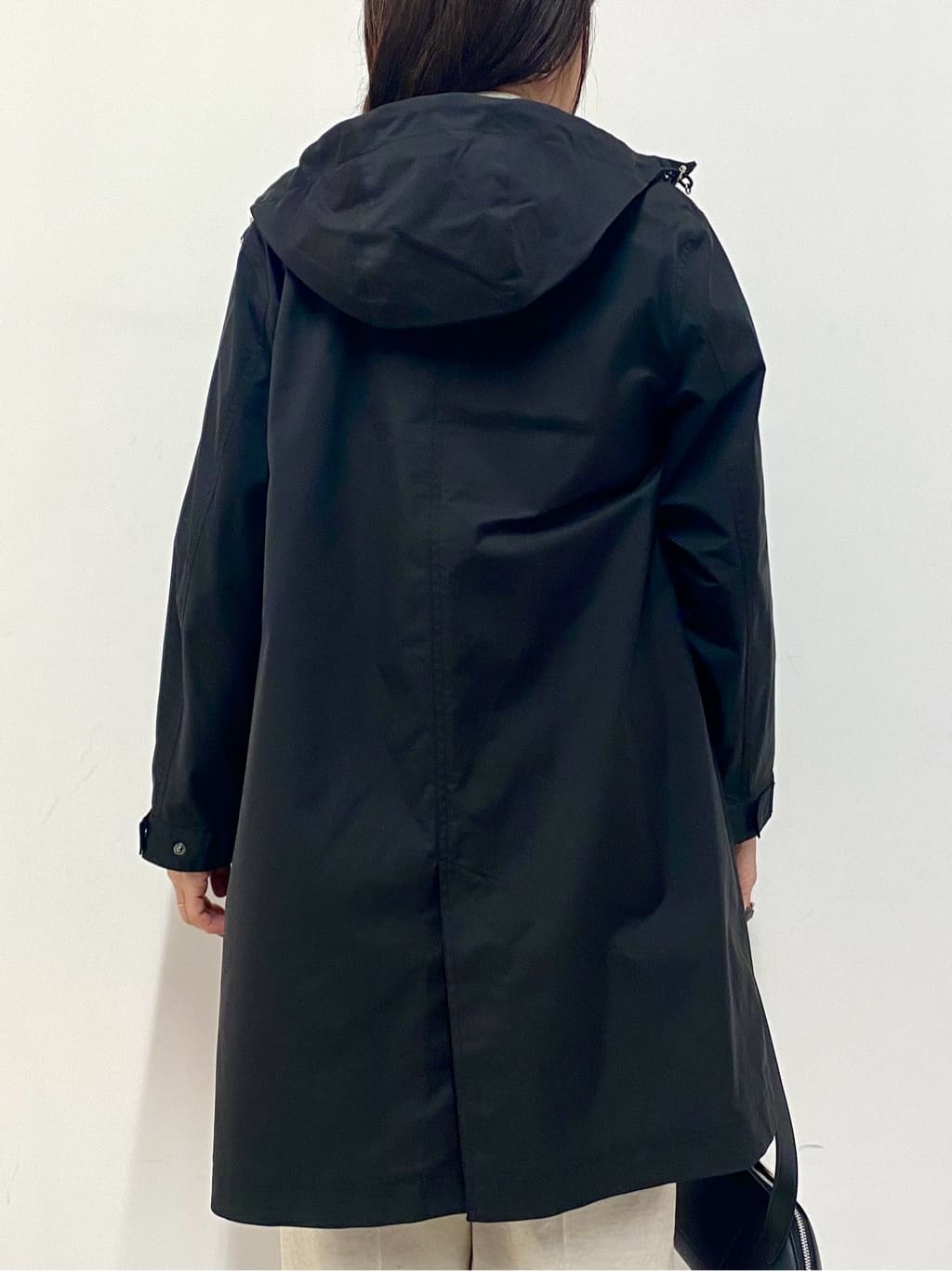 Sawaguchiさんの「DRESSTERIOR｜【ウォッシャブル/撥水素材】撥水フーテッドツイルコート」を使ったコーディネート