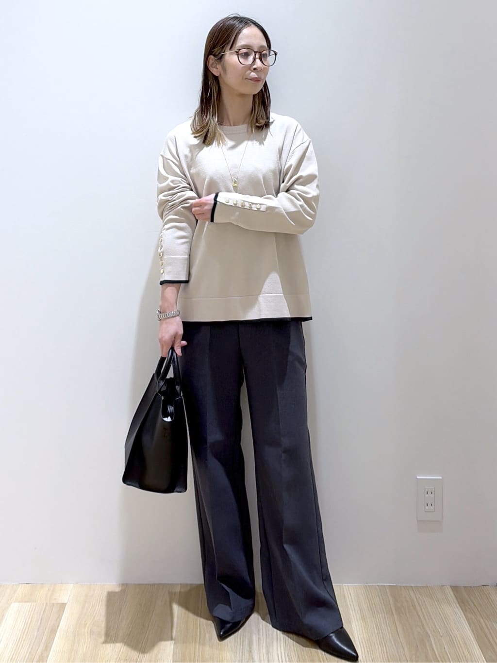 えりさんの「OPAQUE.CLIP｜金ボタン使いリラクシーニット【洗濯機OK】」を使ったコーディネート