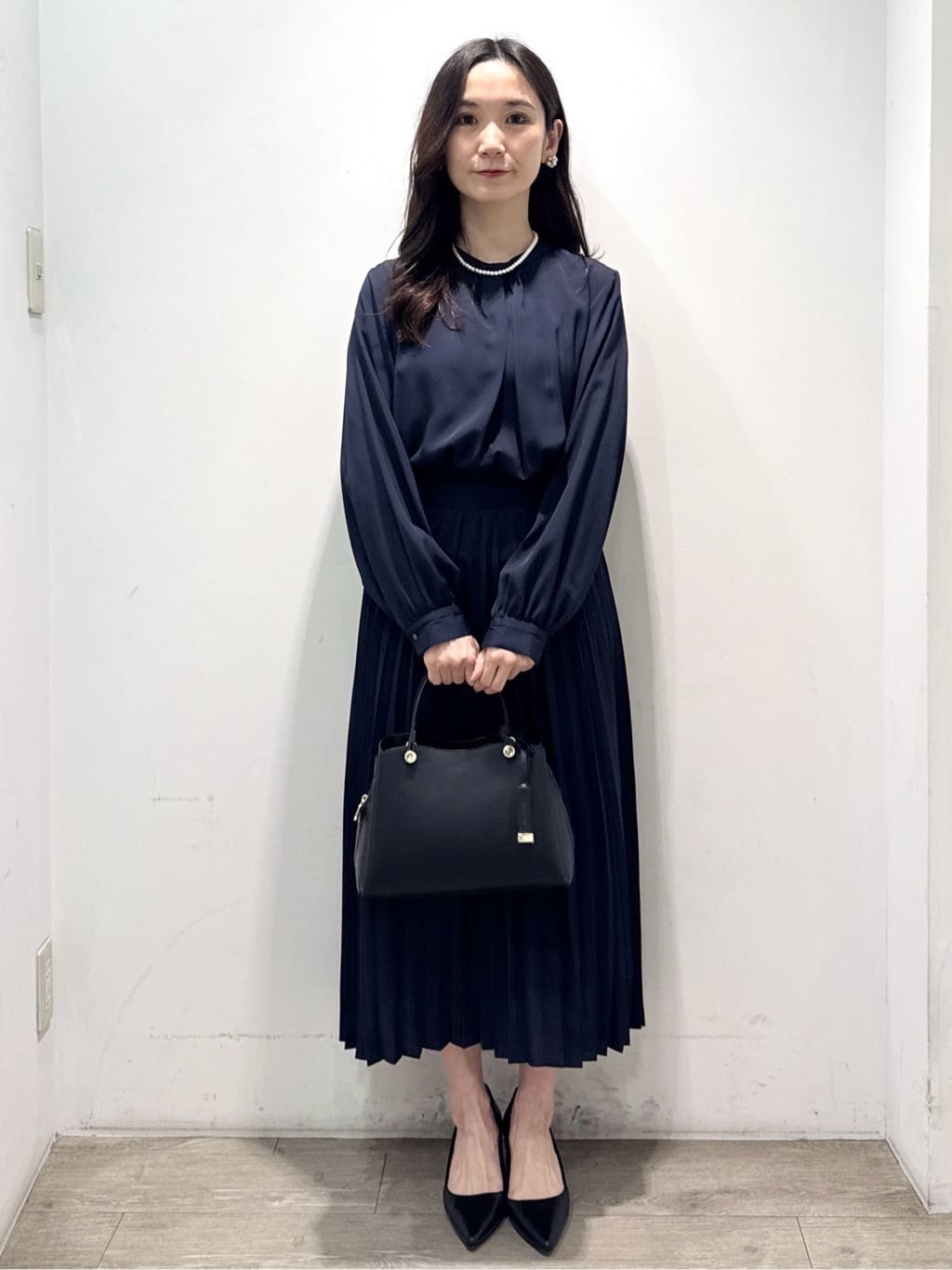 yuicciさんの「OPAQUE.CLIP｜《通勤対応》ジョーゼットプリーツワンピース【洗濯機OK】」を使ったコーディネート