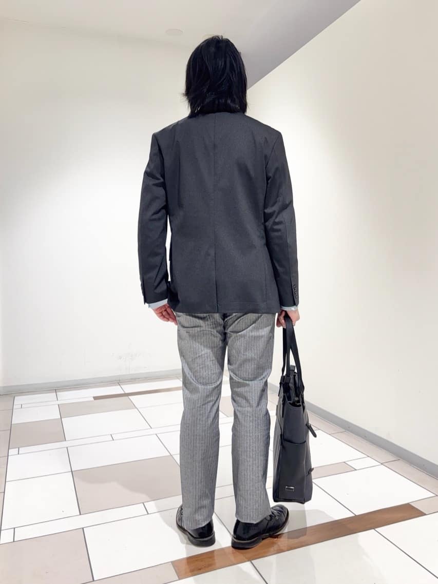 及川さんの「TAKEO KIKUCHI｜【360&deg;ストレッチ／軽量】None Of Stress ライト ジャケット（セットアップ対応）」を使ったコーディネート