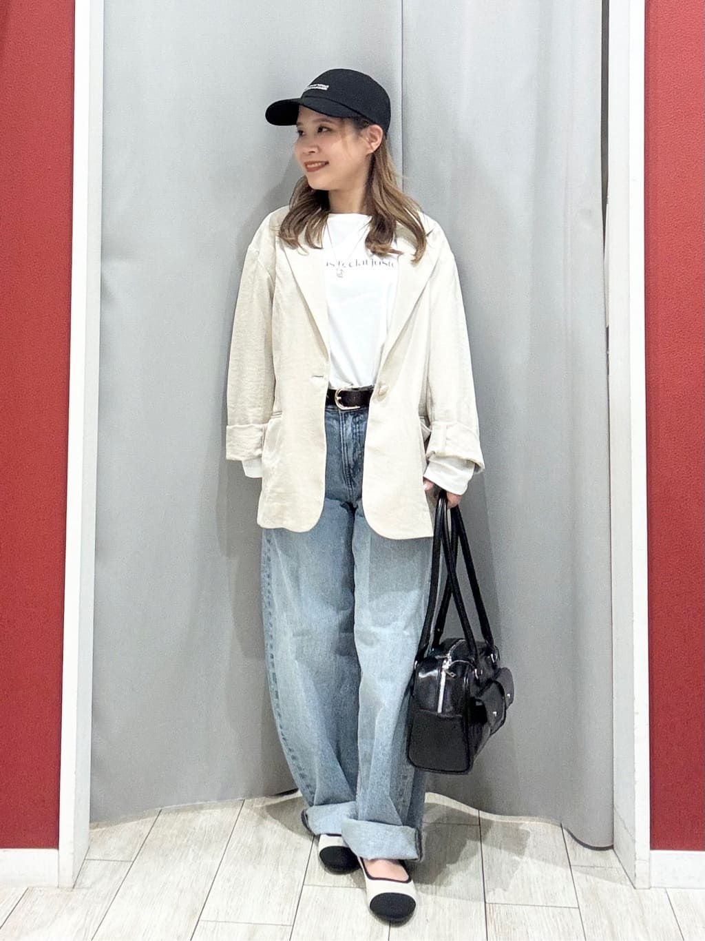 shioさんの「SHOO･LA･RUE｜【S-LL/セットアップ可/イージーケア/UV】オンにもオフにも 軽やかシングルジャケット」を使ったコーディネート