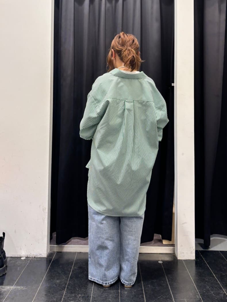 mameさんの「THE SHOP TK｜ゆったりシルエットで体型カバー ロングシャツ」を使ったコーディネート