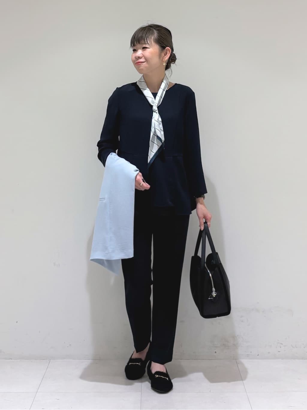 tsuyuさんの「INDIVI｜【2柄展開】柄デザインスカーフ」を使ったコーディネート