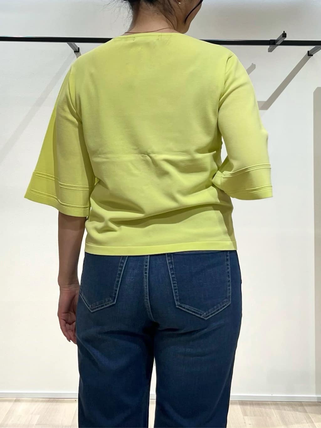 TOMOMIさんの「UNTITLED｜【洗える/清涼感】袖スリットニットプルオーバー」を使ったコーディネート