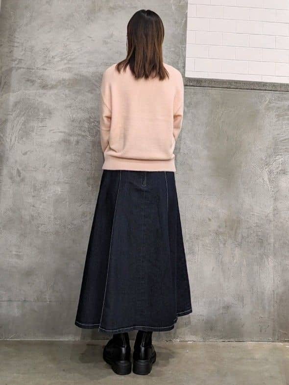  E.Yさんの「THE SHOP TK｜ふわふわミニシャギー クルーネックカーディガン」を使ったコーディネート
