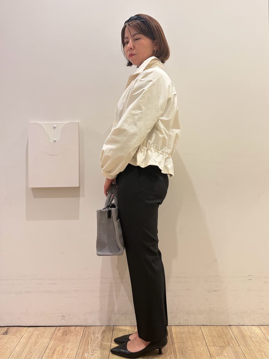 YUKOさんの「index｜フリルキーネックシャツ【洗濯機OK／イージーアイロン／防シワ】《XS～LL／7col》」を使ったコーディネート