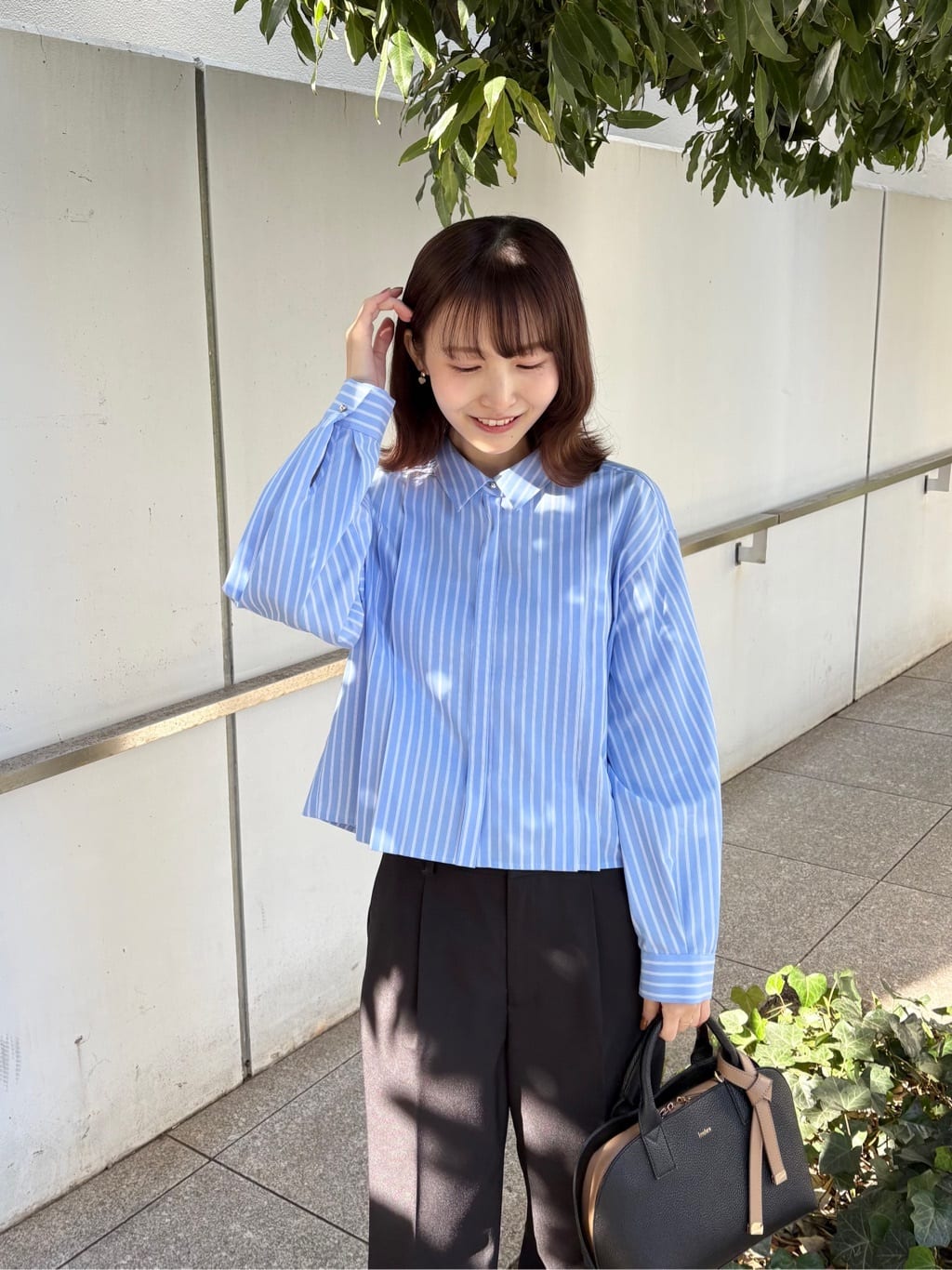 みさかさんの「index｜ブロード短丈タックシャツ【洗濯機OK】《5col》」を使ったコーディネート