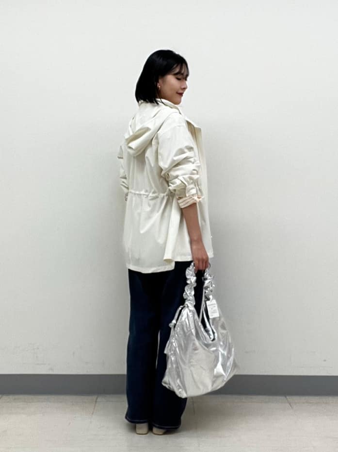 hinanoさんの「INDIVI｜【撥水／フード取外し可】凹凸素材ブルゾン」を使ったコーディネート