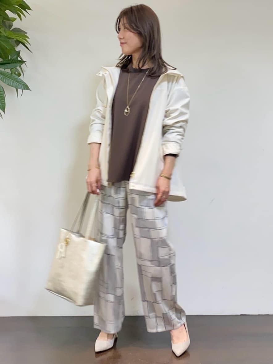 tomoさんの「UNTITLED｜【洗える/ゆったり】リッチジョーゼットブラウス」を使ったコーディネート
