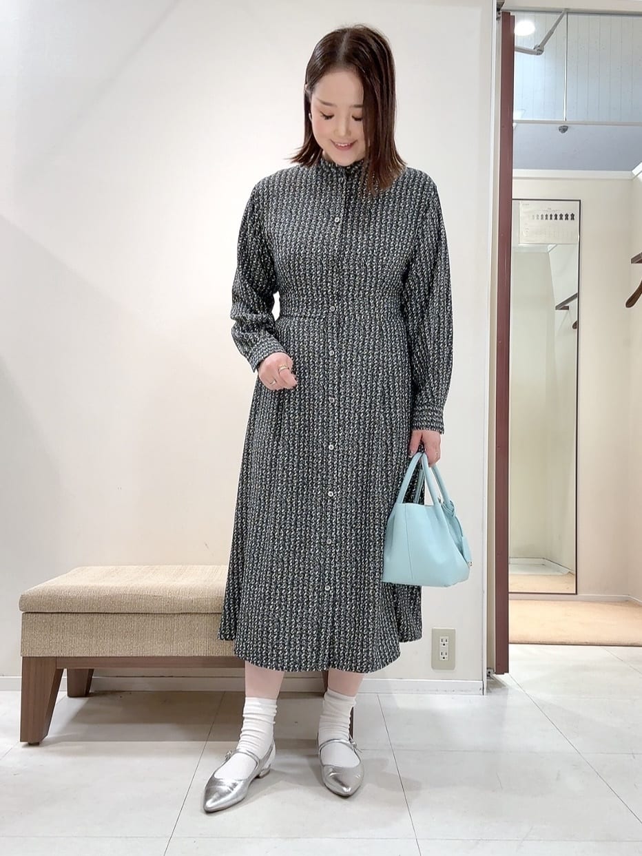 YUIさんの「UNTITLED｜【定番人気/はっ水/洗える】タスランショートトレンチコート」を使ったコーディネート