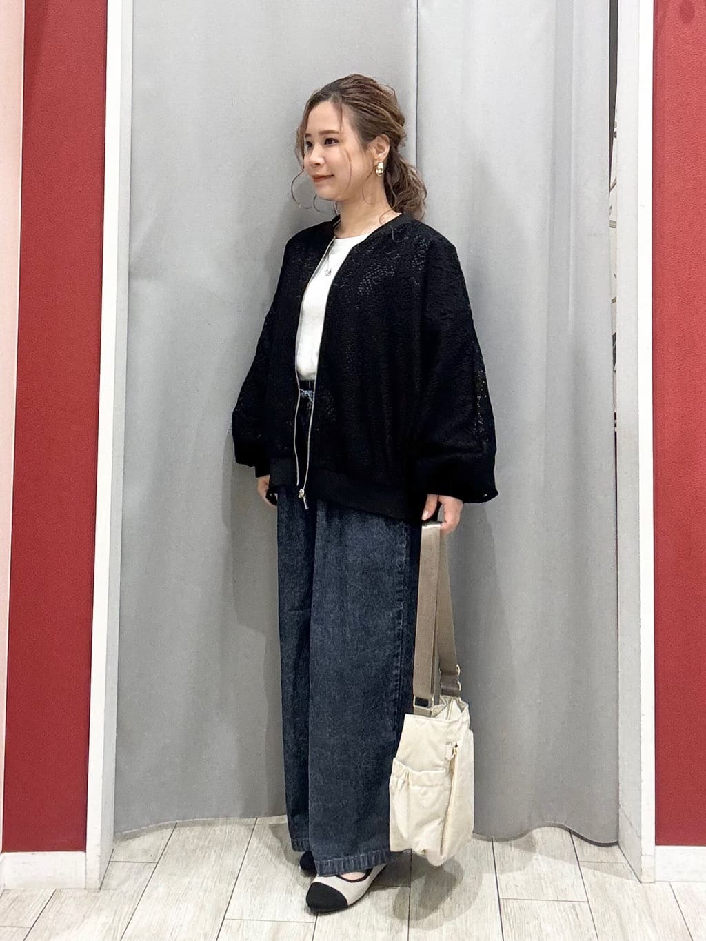 shioさんの「SHOO･LA･RUE｜ちょうどいい華やかさ　ふんわりレースブルゾン」を使ったコーディネート