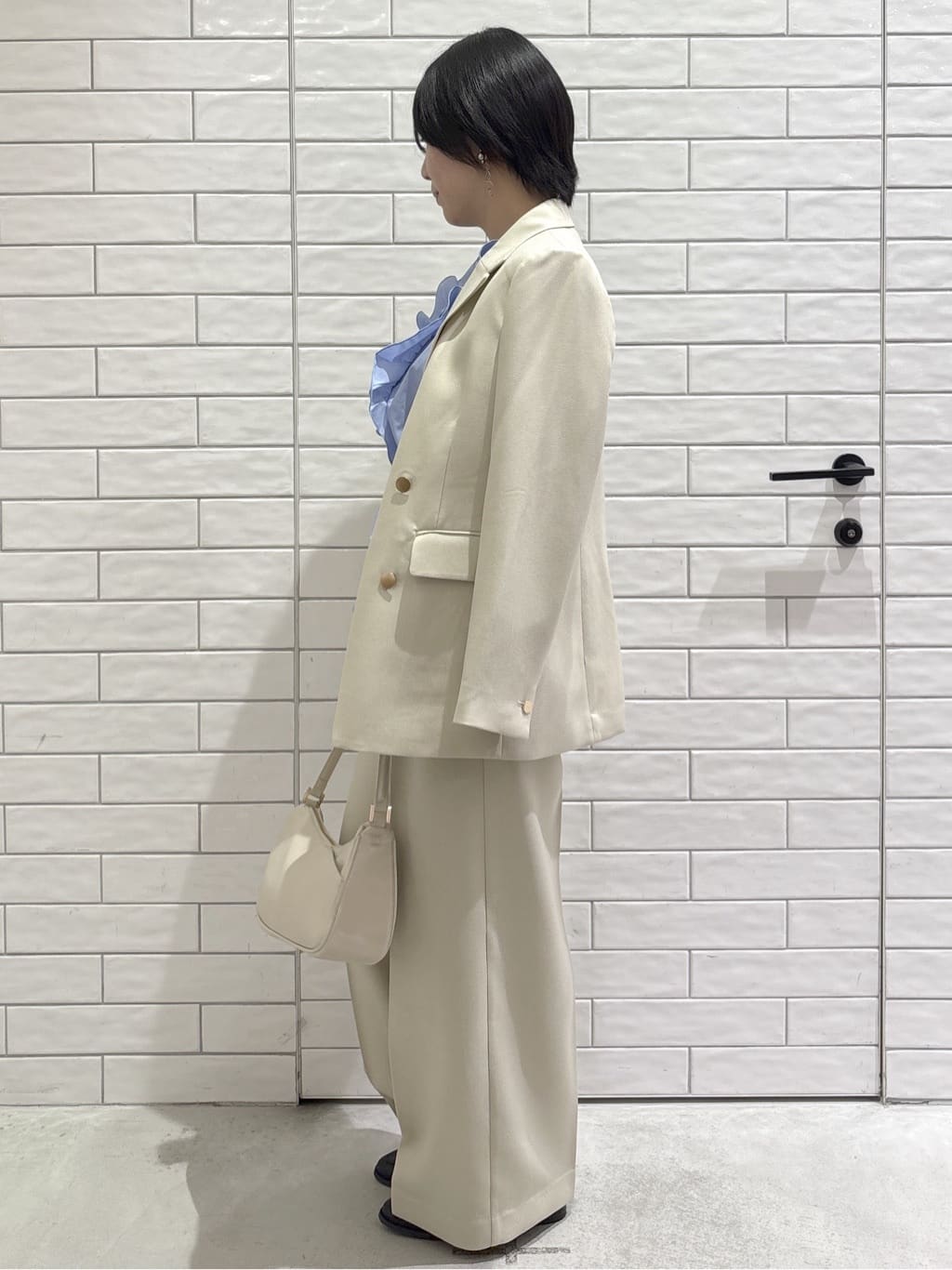 ayumiさんの「OPAQUE.CLIP｜金ボタンダブルブレストテーラードジャケット／セットアップ対応【洗える】」を使ったコーディネート
