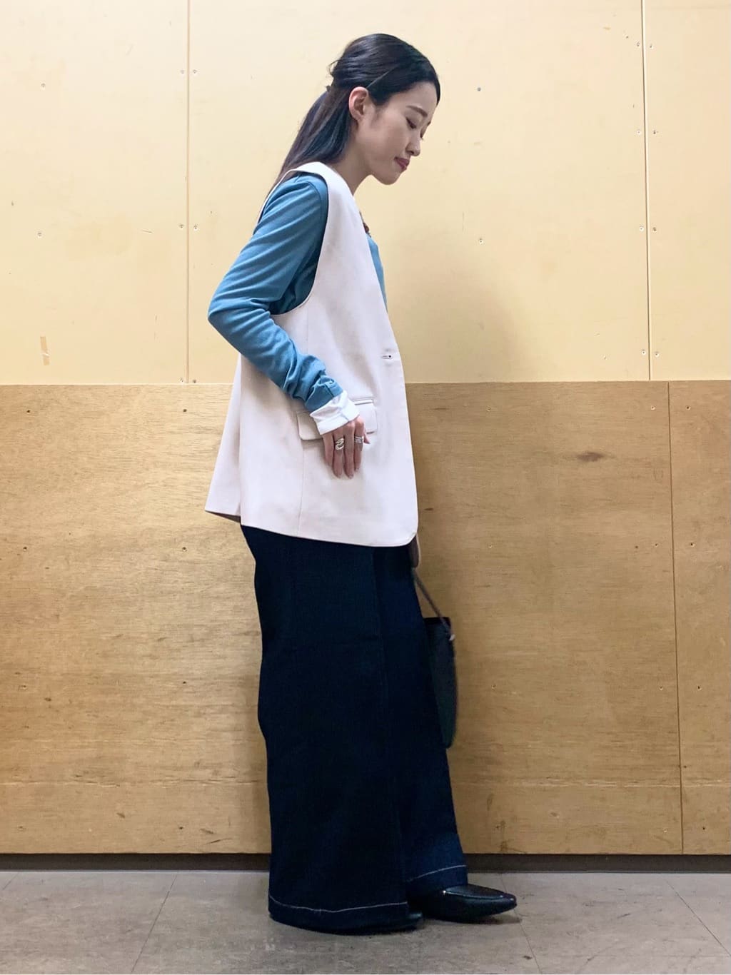 sahoさんの「THE SHOP TK｜【通勤にもカジュアルにも】CAVIAN ジレ/セットアップ可」を使ったコーディネート