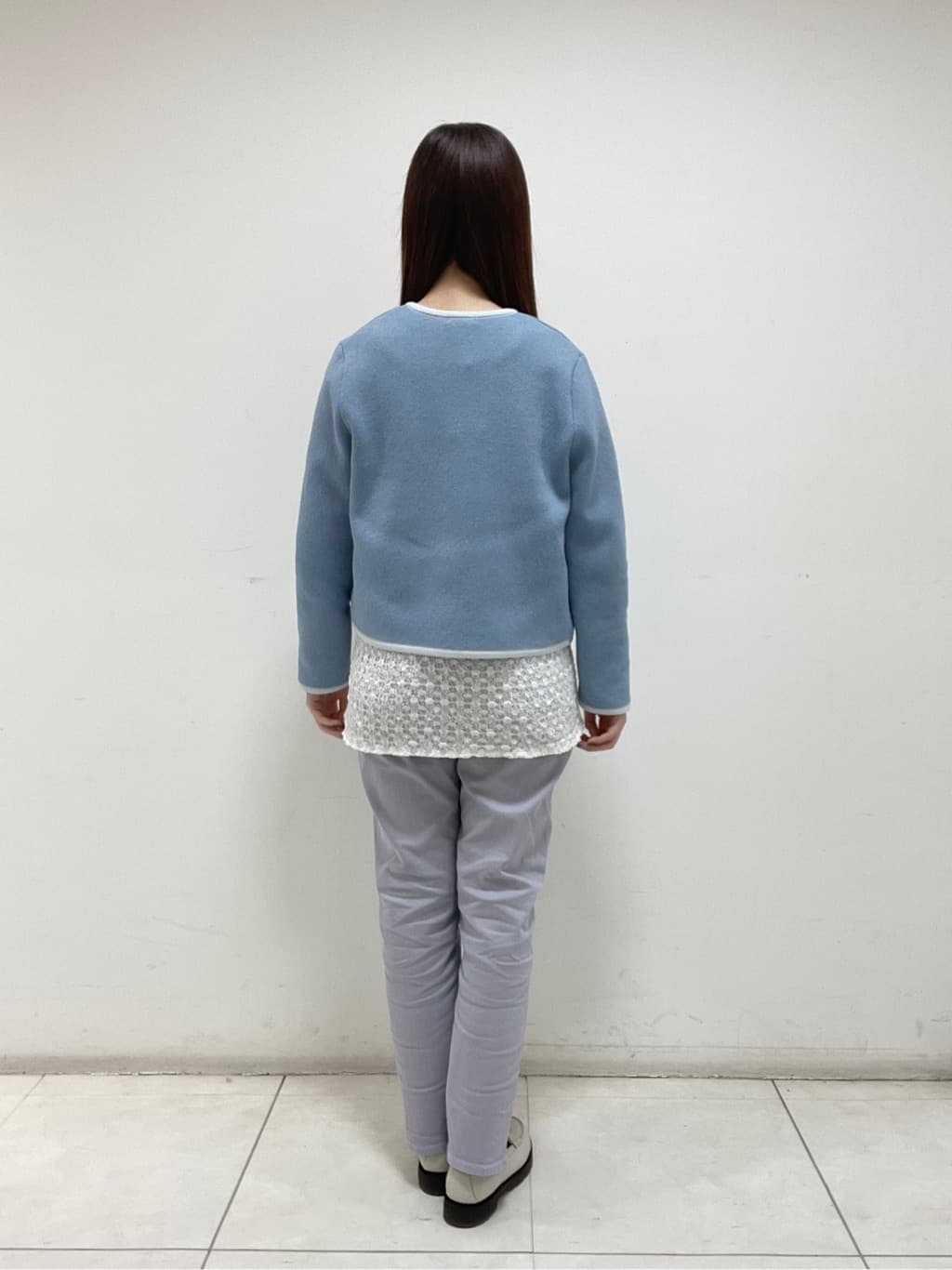 mさんの「INDIVI｜【洗える／レイヤードにおすすめ】シャーリングレース ロングTシャツ」を使ったコーディネート