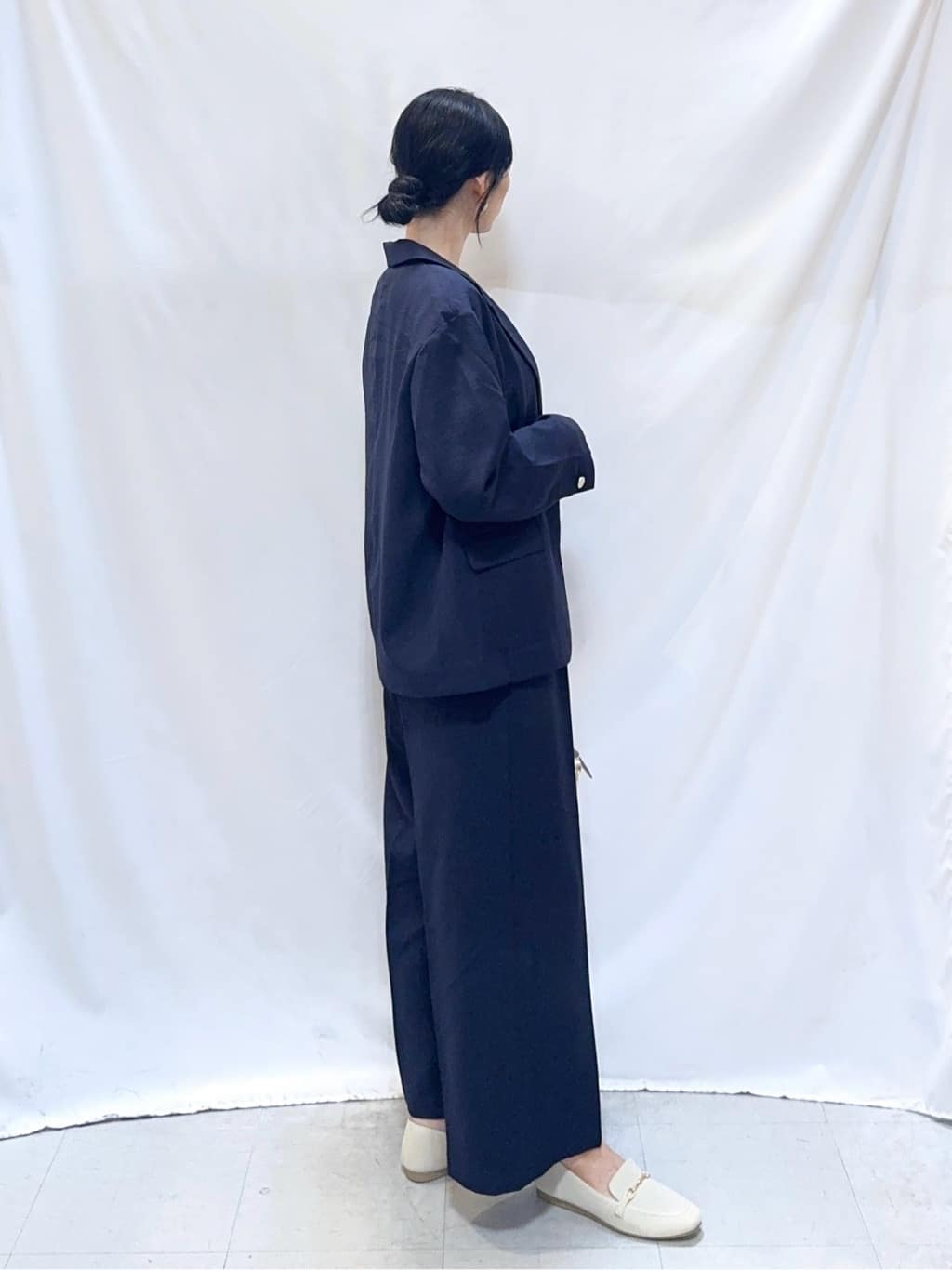 𝐇𝐢𝐫𝐨𝐦𝐢さんの「SHOO･LA･RUE｜【洗濯機可/S-LL/アンサンブル可】すっきりと好印象 配色クルーネックニット」を使ったコーディネート