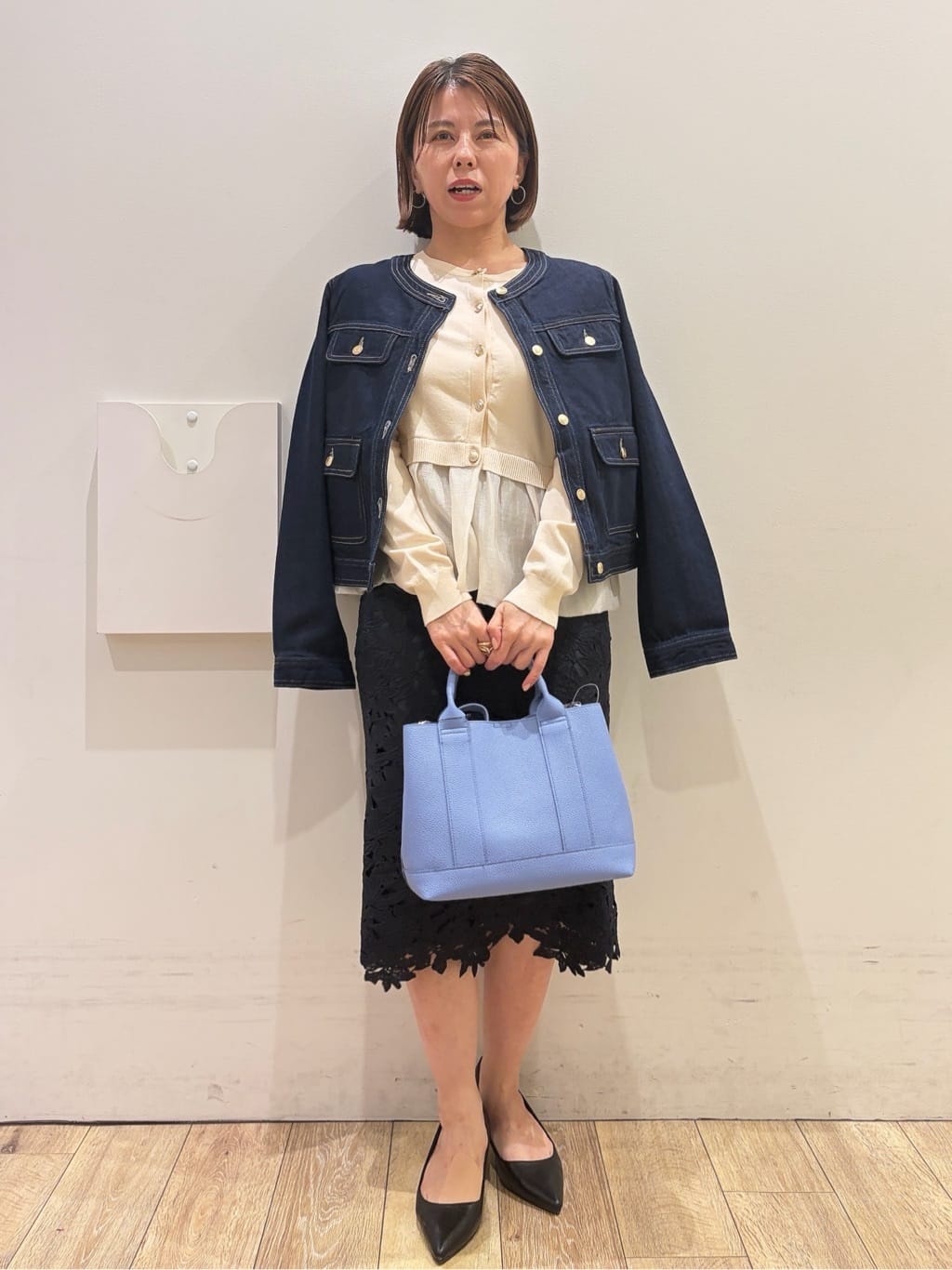YUKOさんの「index｜フリルハイネックレーストップス【洗濯機OK】」を使ったコーディネート