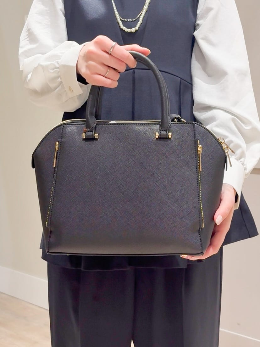 Mayuさんの「grove｜【マシンウォッシュ/防シワ】袖ドッキングペプラムブラウス【着回しカセット】」を使ったコーディネート