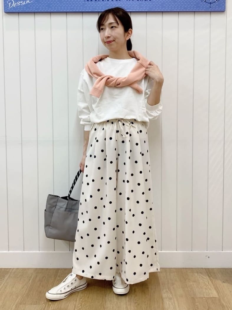 yoshiさんの「Dessin｜【360度可愛い・洗える】バックヘンリーカットソー」を使ったコーディネート