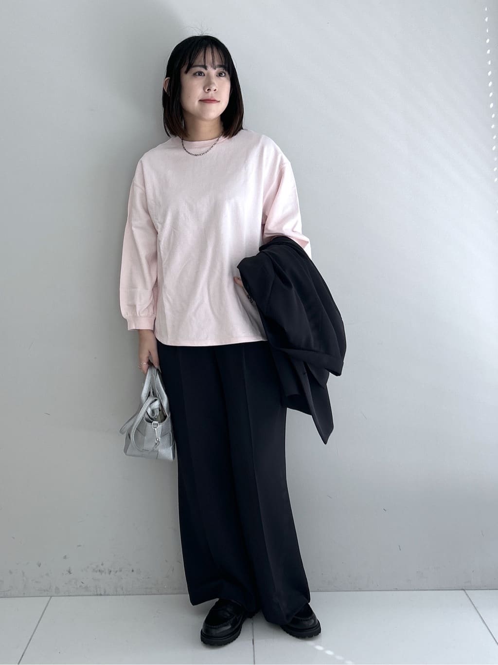 Hirokaさんの「Dessin｜【360度可愛い・洗える】バックヘンリーカットソー」を使ったコーディネート