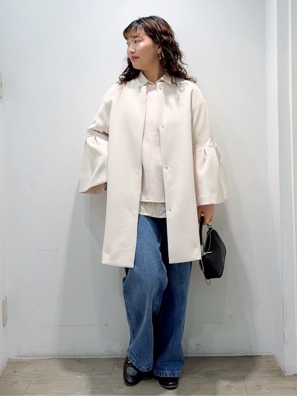 sumicaさんの「OPAQUE.CLIP｜フレアスリーブミドルコート【洗濯機OK】」を使ったコーディネート