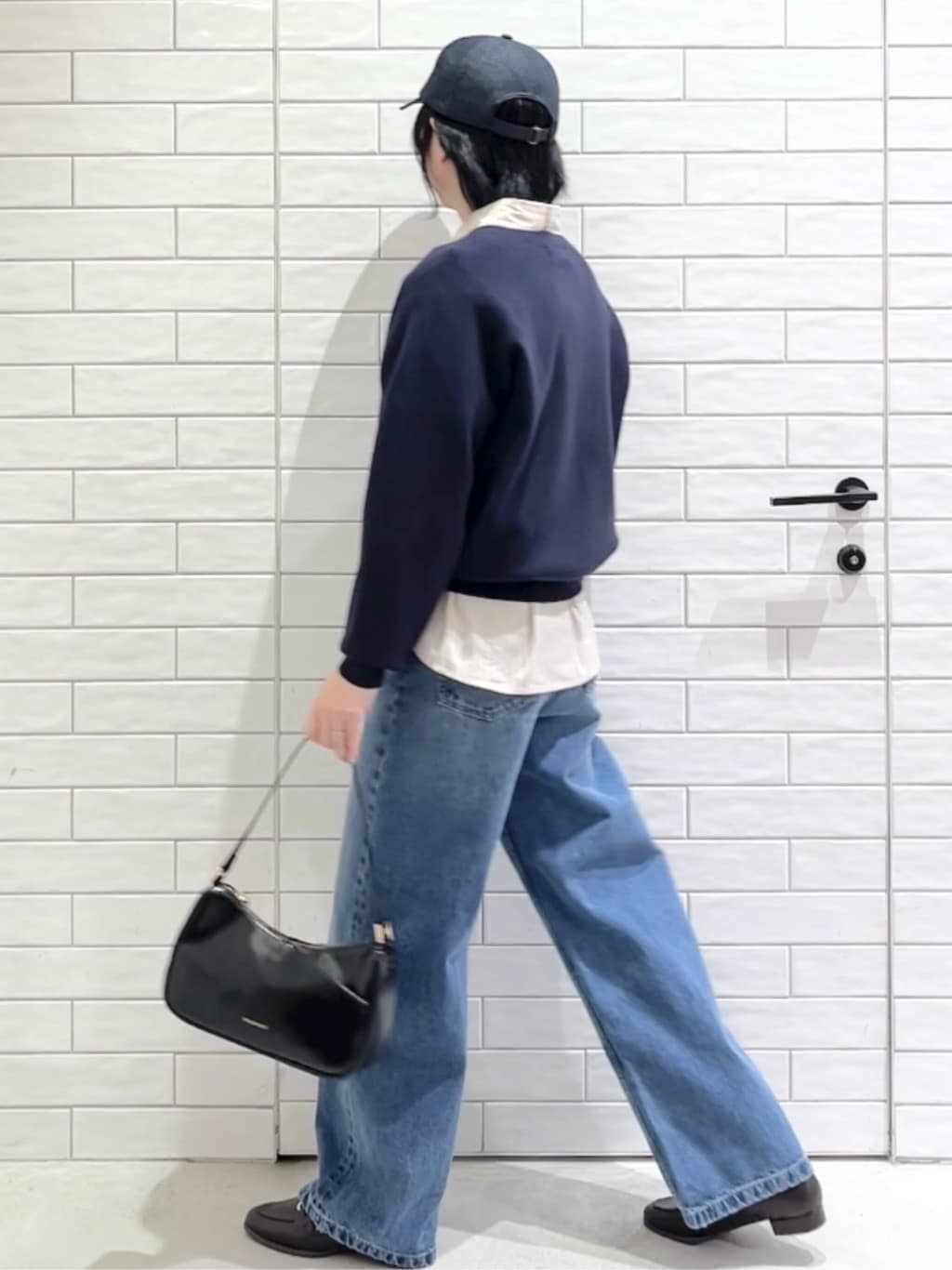 しおりさんの「OPAQUE.CLIP｜スウェットライクニット【洗濯機OK】」を使ったコーディネート