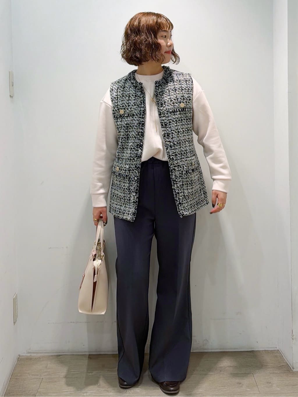 sumicaさんの「OPAQUE.CLIP｜《通勤対応》ツイードジレ【洗える】」を使ったコーディネート