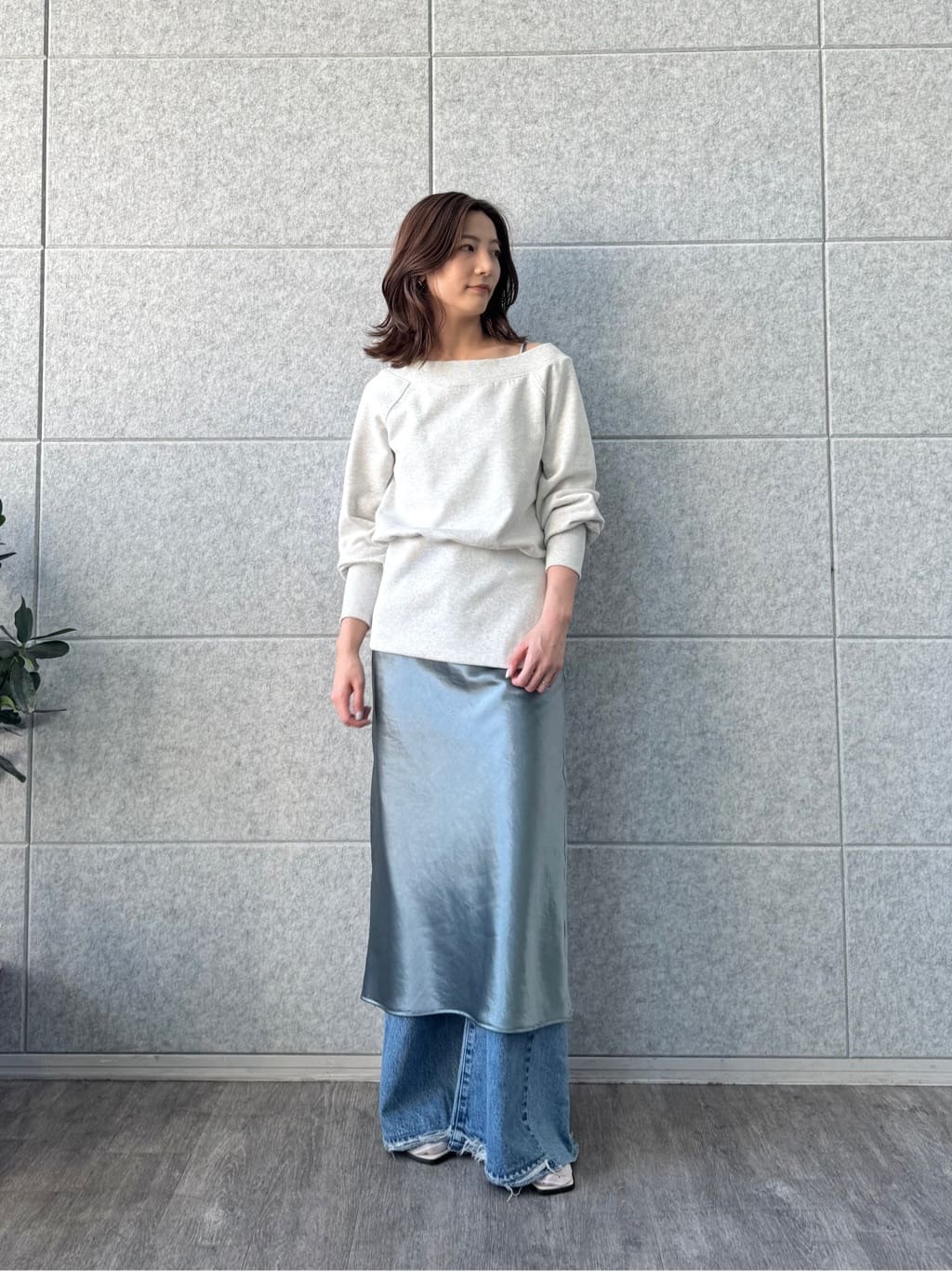 uchi__yamaさんの「CODE A｜【Re】off－shoulder sweat」を使ったコーディネート