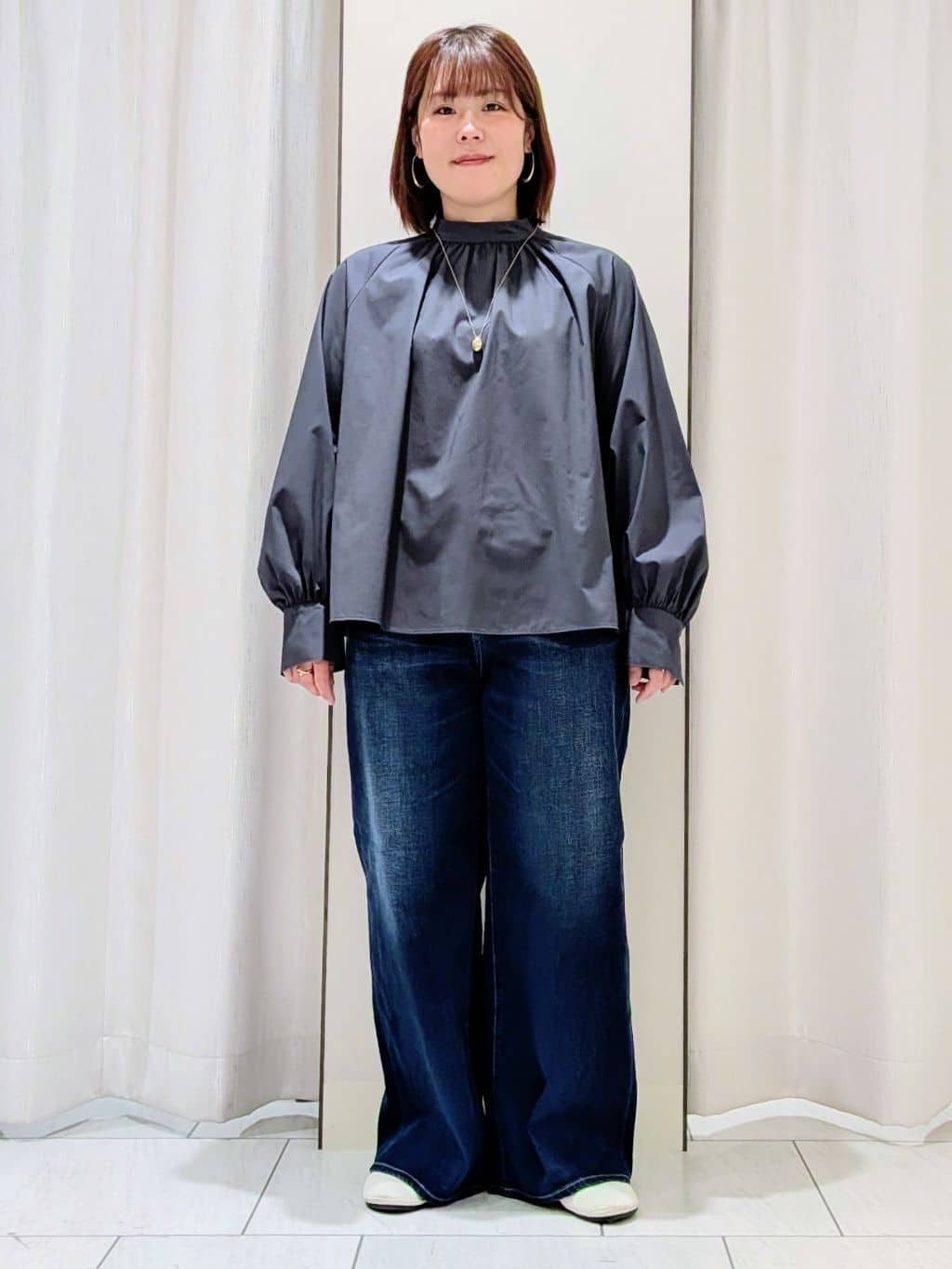Onumaさんの「UNTITLED｜【洗える/オンオフ使える】タイプライタースタンドネックブラウス」を使ったコーディネート