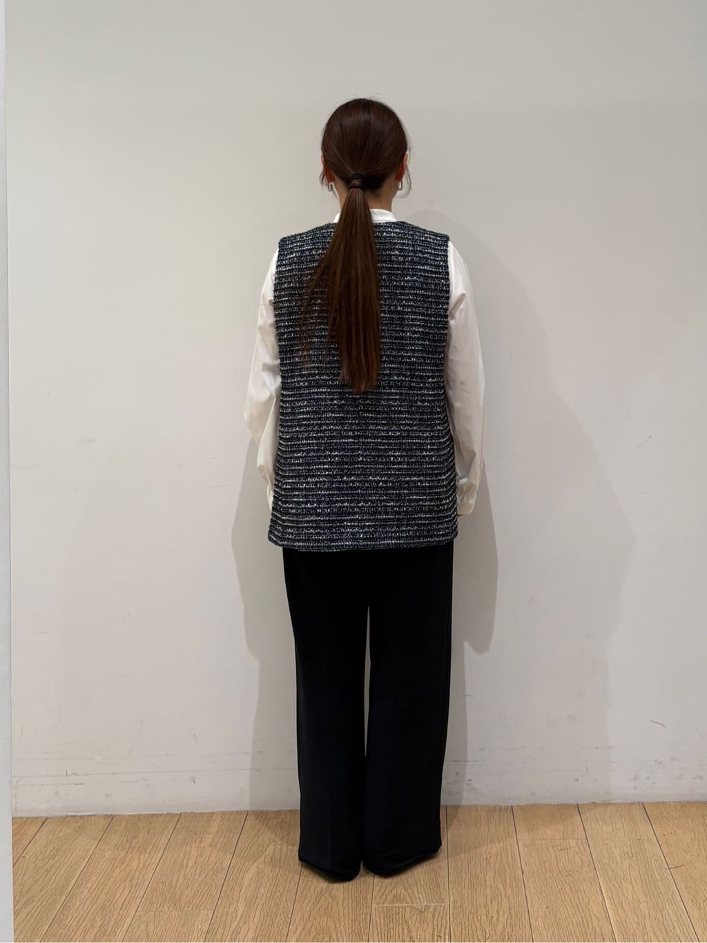 maiさんの「INDIVI｜【2点セット／洗える】ツイードジレ＆ボウタイブラウス」を使ったコーディネート