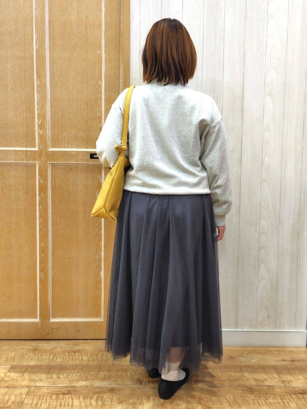 こっとんさんの「SHOO･LA･RUE｜【洗濯機可】上品で華やか スタンドフリルブラウス」を使ったコーディネート