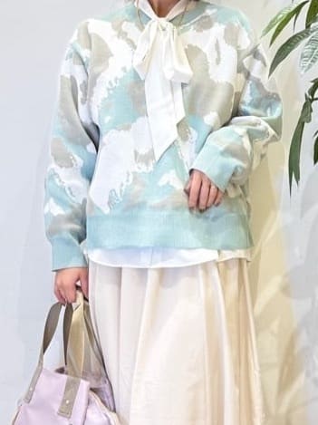 misakiさんの「SHOO･LA･RUE｜【洗濯機可/S-LL】1枚で華やかに ラメ入りニュアンス柄ニット」を使ったコーディネート