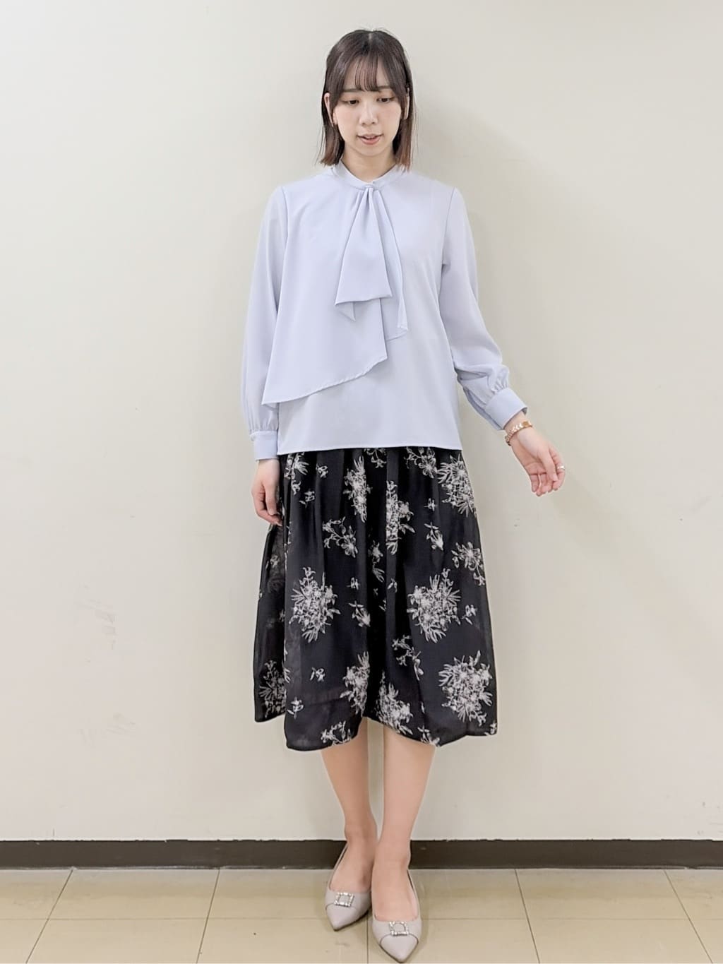 yurinaさんの「index｜アシンメトリーボウタイブラウス【洗濯機OK／イージーアイロン／防シワ】《XS～LL》」を使ったコーディネート